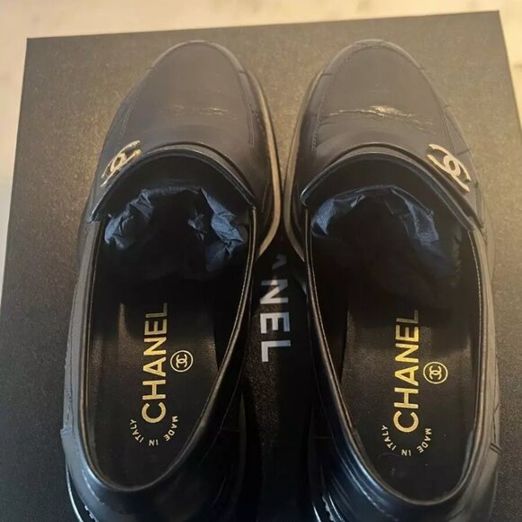 CHANEL 25S GODDESS FLAT LOAFERS IN BLACK GLOSSY CALFSKIN GOLD HARDWARE